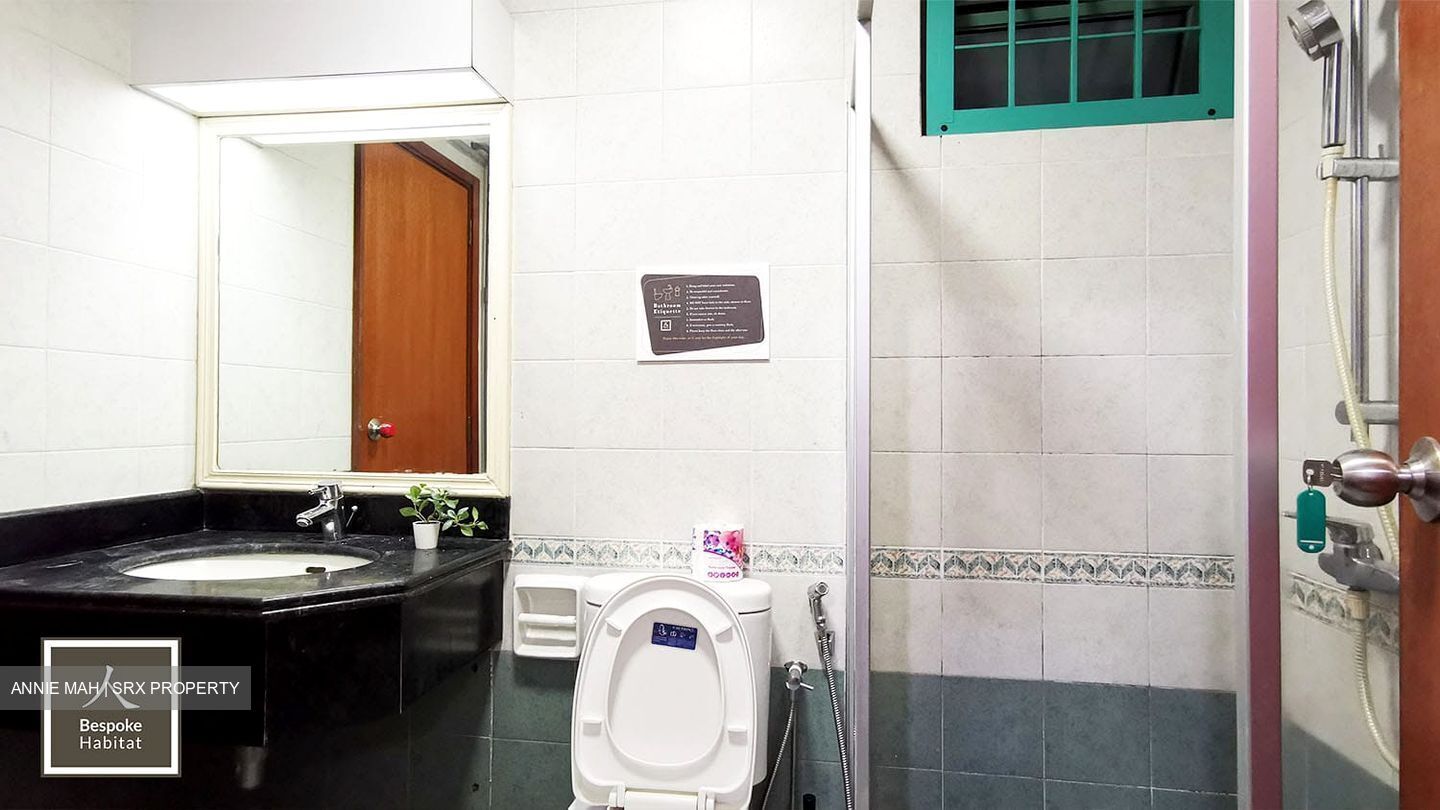 Changi Road (D14), Shop House #550535741